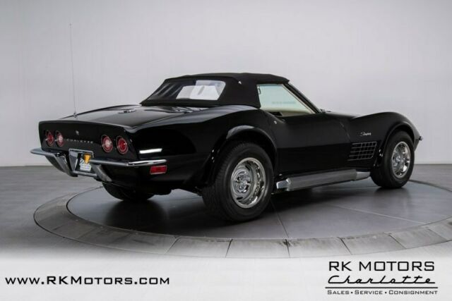 Chevrolet Corvette 1971 image number 10