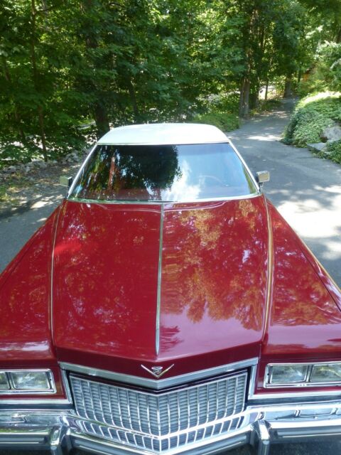 Cadillac DeVille 1975 image number 1