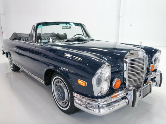 Mercedes-Benz 200-Series 1969 image number 2