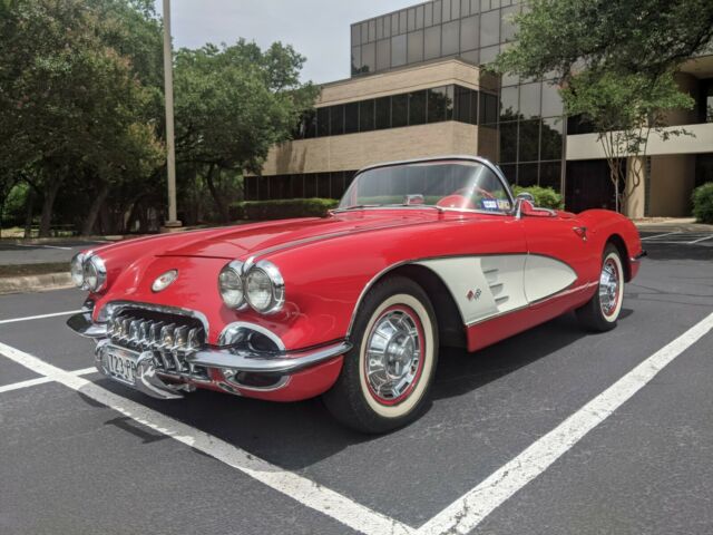 Chevrolet Corvette 1960 image number 1