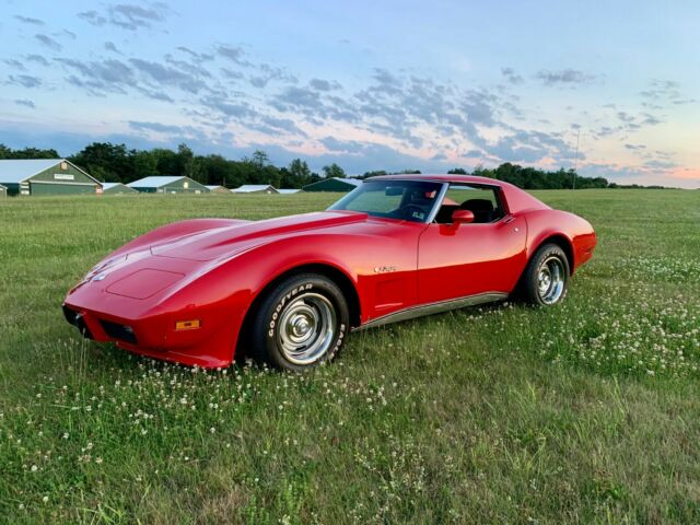 Chevrolet Corvette 1975 image number 0