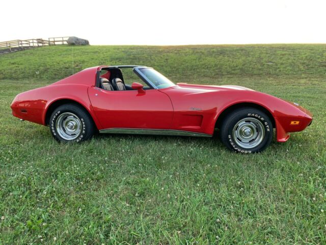 Chevrolet Corvette 1975 image number 1