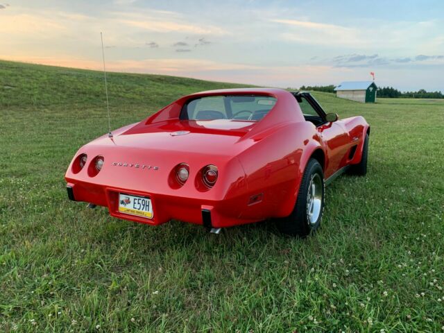 Chevrolet Corvette 1975 image number 15