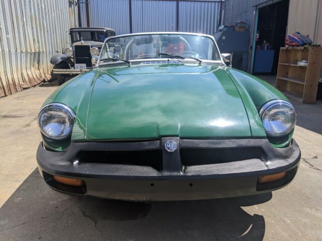 MG MGB 1977 image number 13