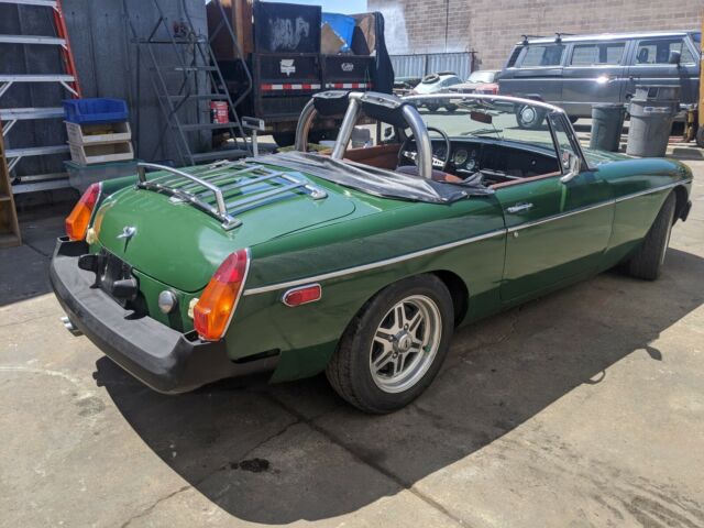 MG MGB 1977 image number 2