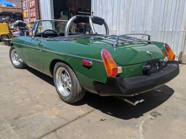 MG MGB 1977 image number 29