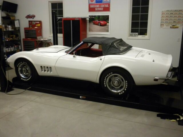 Chevrolet Corvette 1968 image number 11