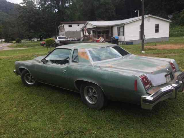 Pontiac Grand Prix 1977 image number 2