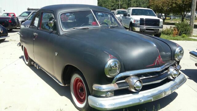 Ford Custom 2-Door Business Coupe 1951 image number 0