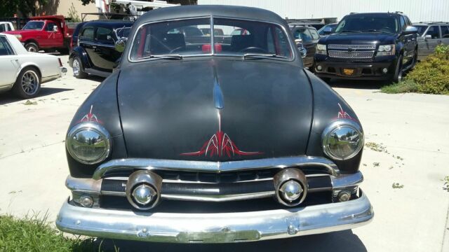 Ford Custom 2-Door Business Coupe 1951 image number 1