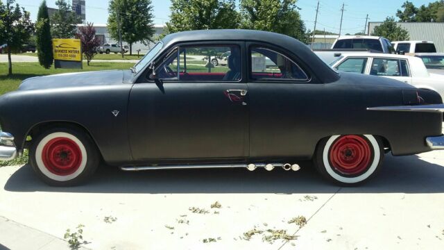 Ford Custom 2-Door Business Coupe 1951 image number 22