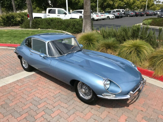 Jaguar E-Type 1968 image number 18