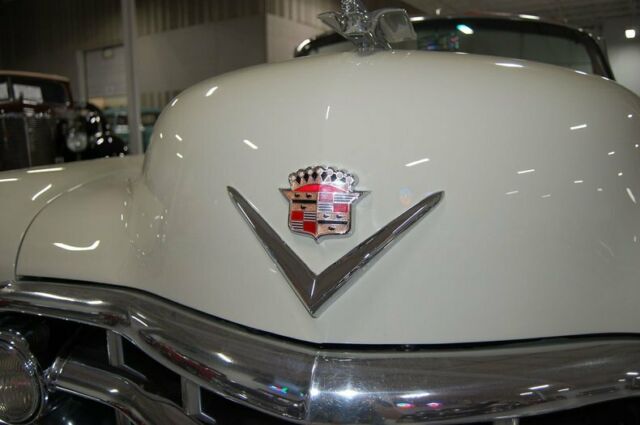 Cadillac Series 62 Convertible 1950 image number 13