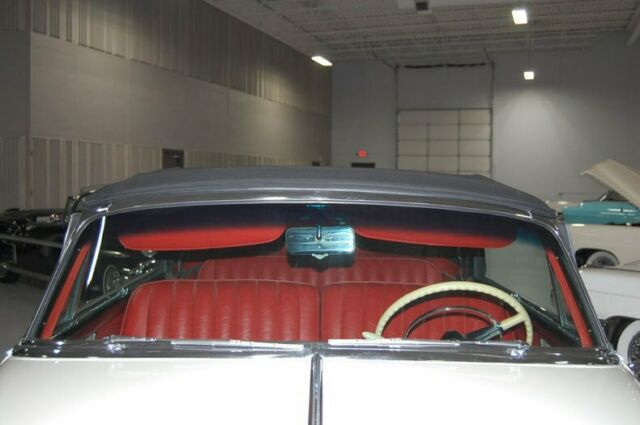 Cadillac Series 62 Convertible 1950 image number 23