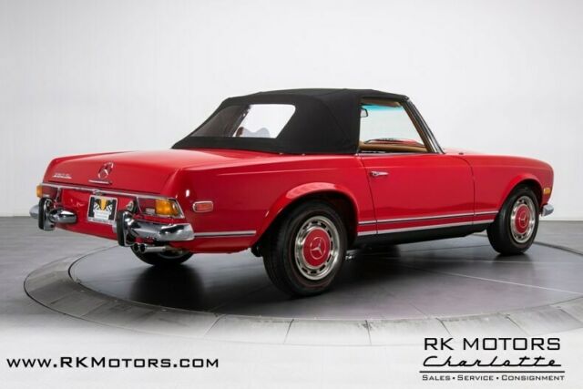 Mercedes-Benz SL-Class 1971 image number 32