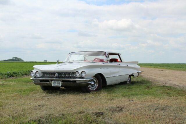 Buick LeSabre 1960 image number 0