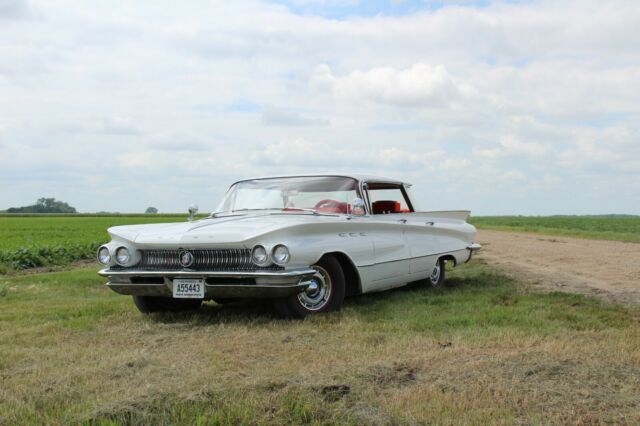 Buick LeSabre 1960 image number 10