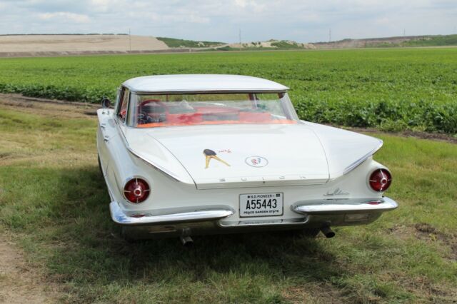 Buick LeSabre 1960 image number 11