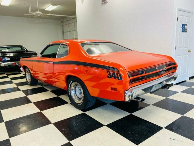 Plymouth Duster 1971 image number 1