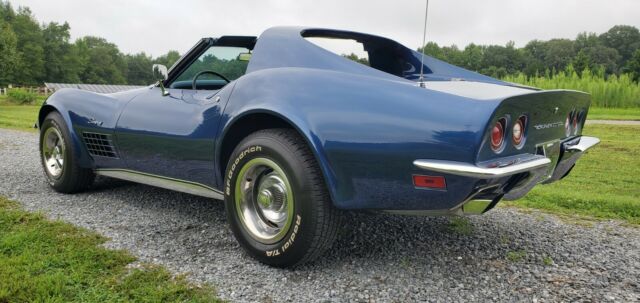 Chevrolet Corvette 1972 image number 10