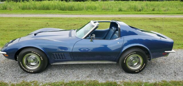 Chevrolet Corvette 1972 image number 30