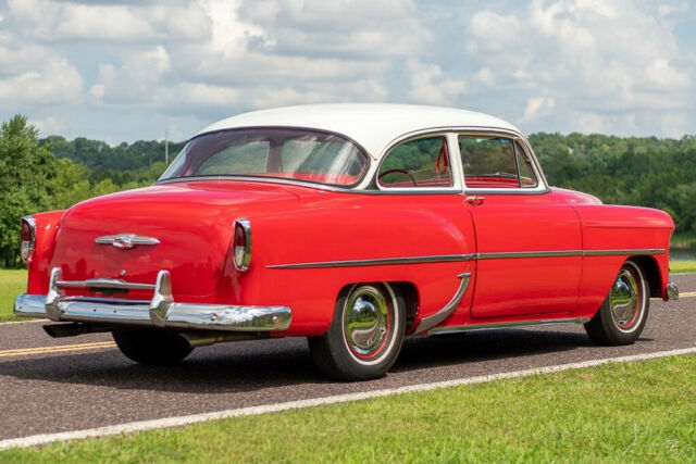 Chevrolet Bel Air/150/210 1953 image number 3