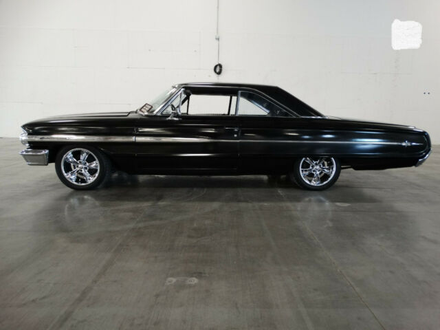 Ford Galaxie 1964 image number 0