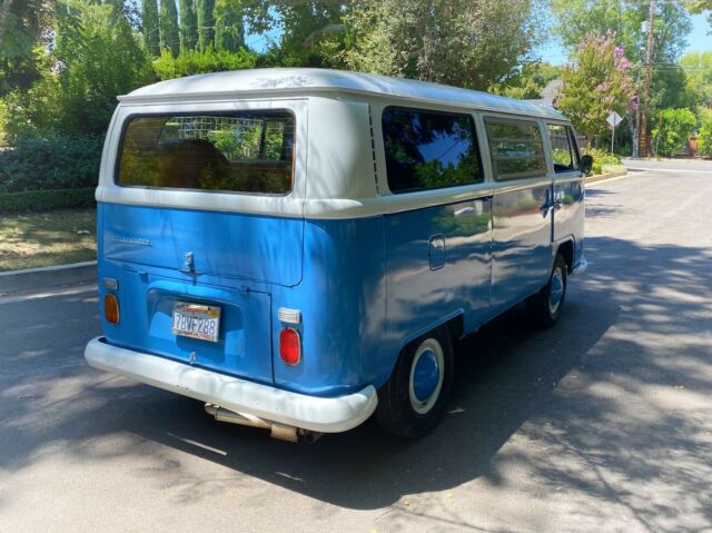 Volkswagen Bus/Vanagon 1969 image number 13