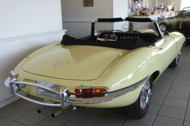 Jaguar E-Type 1967 image number 5