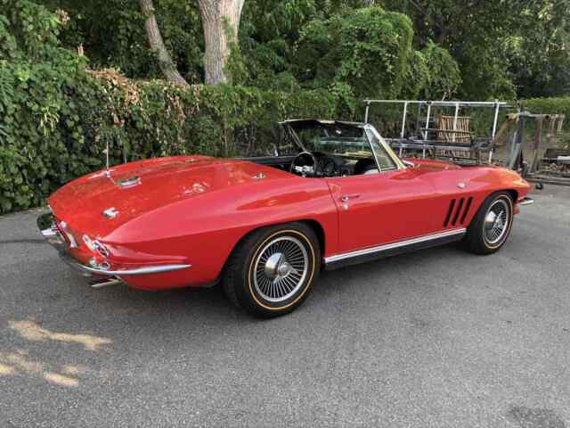 Chevrolet Corvette 1966 image number 11