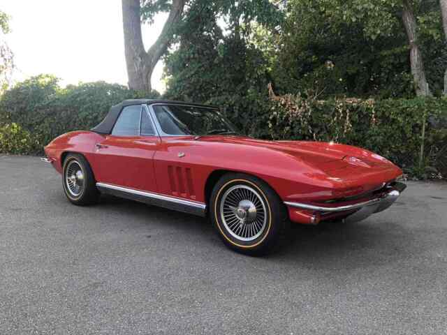 Chevrolet Corvette 1966 image number 24