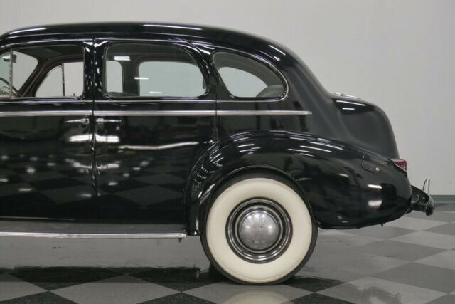 Buick Series 80 1940 image number 23