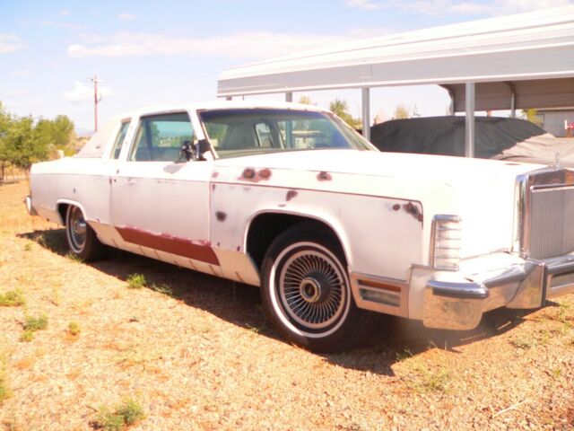 Lincoln Town Car 1979 image number 24