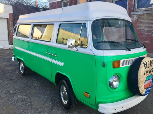 Volkswagen Bus/Vanagon 1979 image number 2