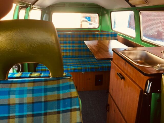 Volkswagen Bus/Vanagon 1979 image number 4