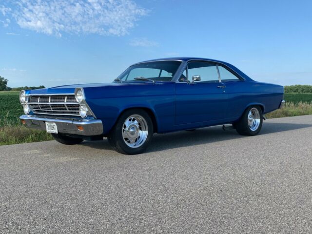 Ford Fairlane 1967 image number 0