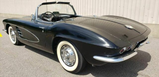 Chevrolet Corvette 1961 image number 16