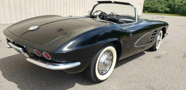 Chevrolet Corvette 1961 image number 17