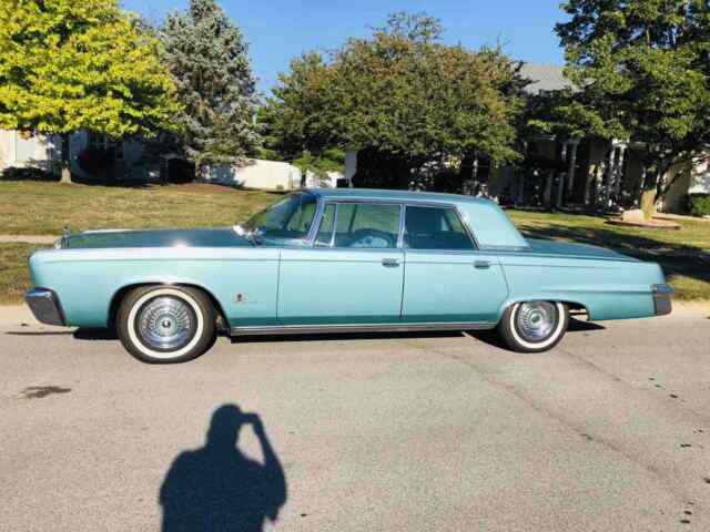 Chrysler Imperial 1964 image number 1