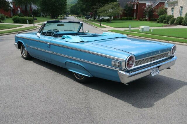 Ford Galaxie 1963 image number 28