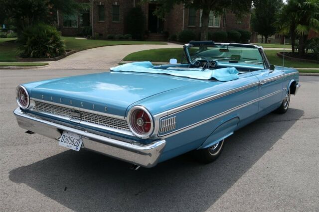 Ford Galaxie 1963 image number 29