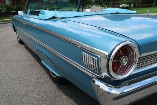 Ford Galaxie 1963 image number 31