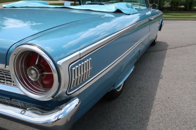 Ford Galaxie 1963 image number 9