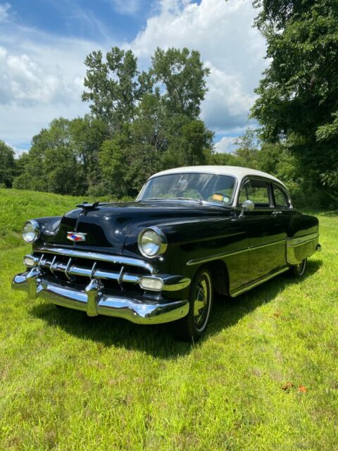 Chevrolet Bel Air/150/210 1954 image number 1