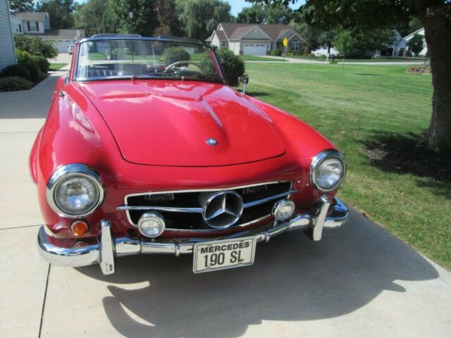 Mercedes-Benz SL-Class 1961 image number 5