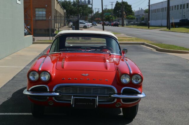 Chevrolet Corvette 1961 image number 17