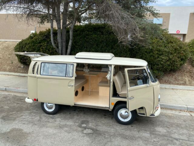 Volkswagen Bus/Vanagon 1968 image number 0