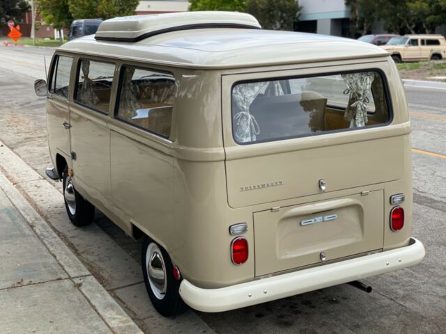 Volkswagen Bus/Vanagon 1968 image number 26