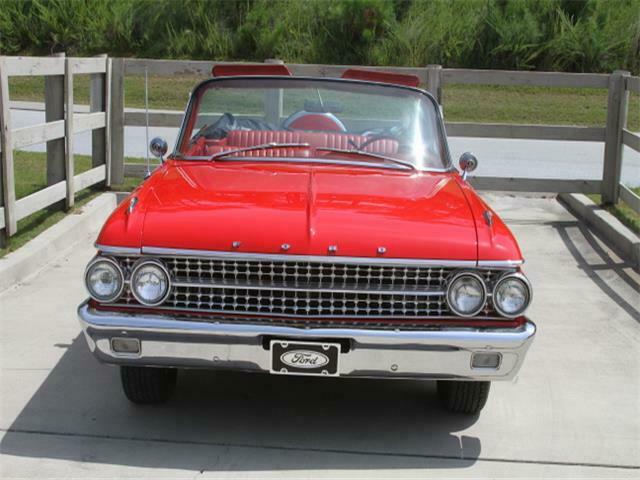 Ford Galaxie 1961 image number 4