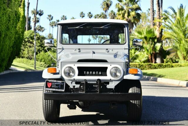 Toyota FJ 40 1971 image number 1